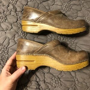 Danskos size 38 in Stone